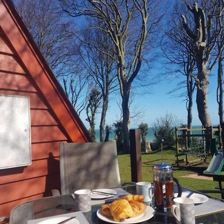 Escape To A Clifftop Chalet With Pool And Tennis Onsite - 1A Kingsdown Holiday Park Bagian luar foto