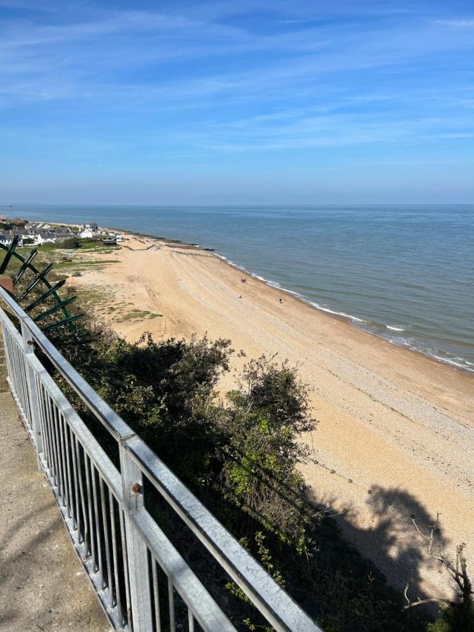 Escape To A Clifftop Chalet With Pool And Tennis Onsite - 1A Kingsdown Holiday Park Bagian luar foto