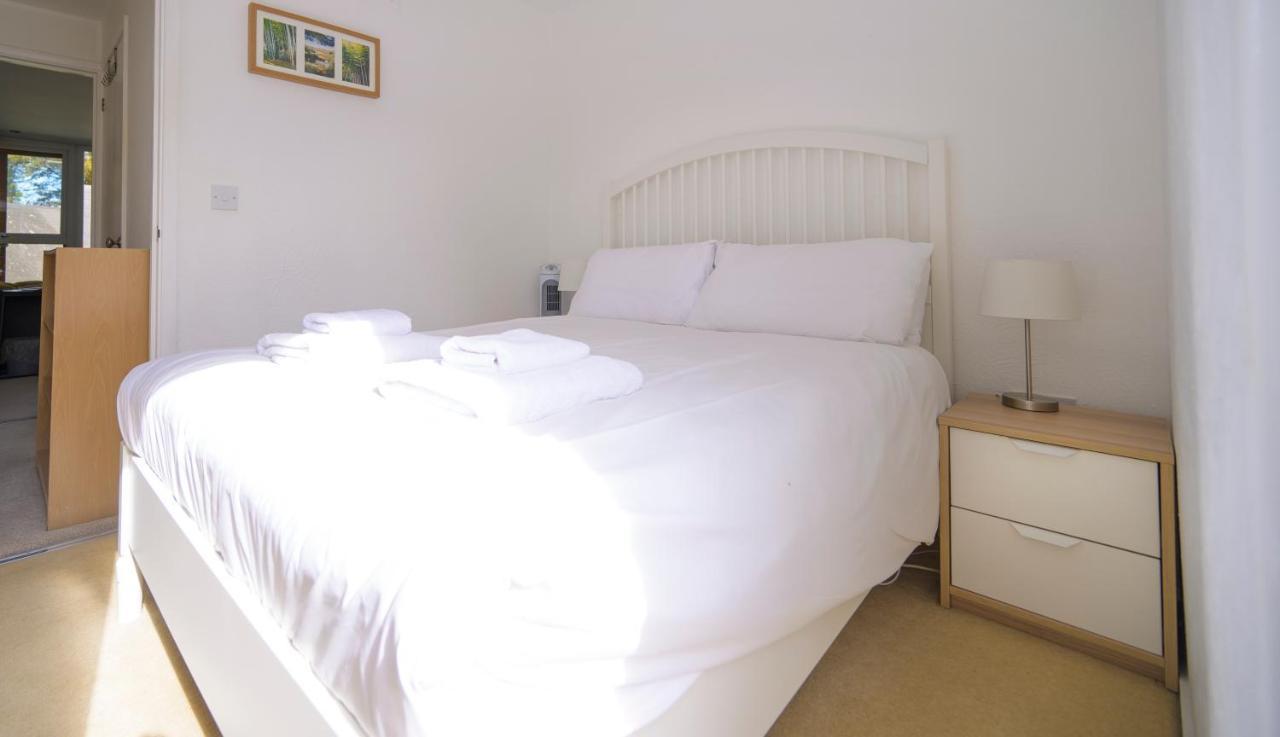 Escape To A Clifftop Chalet With Pool And Tennis Onsite - 1A Kingsdown Holiday Park Bagian luar foto