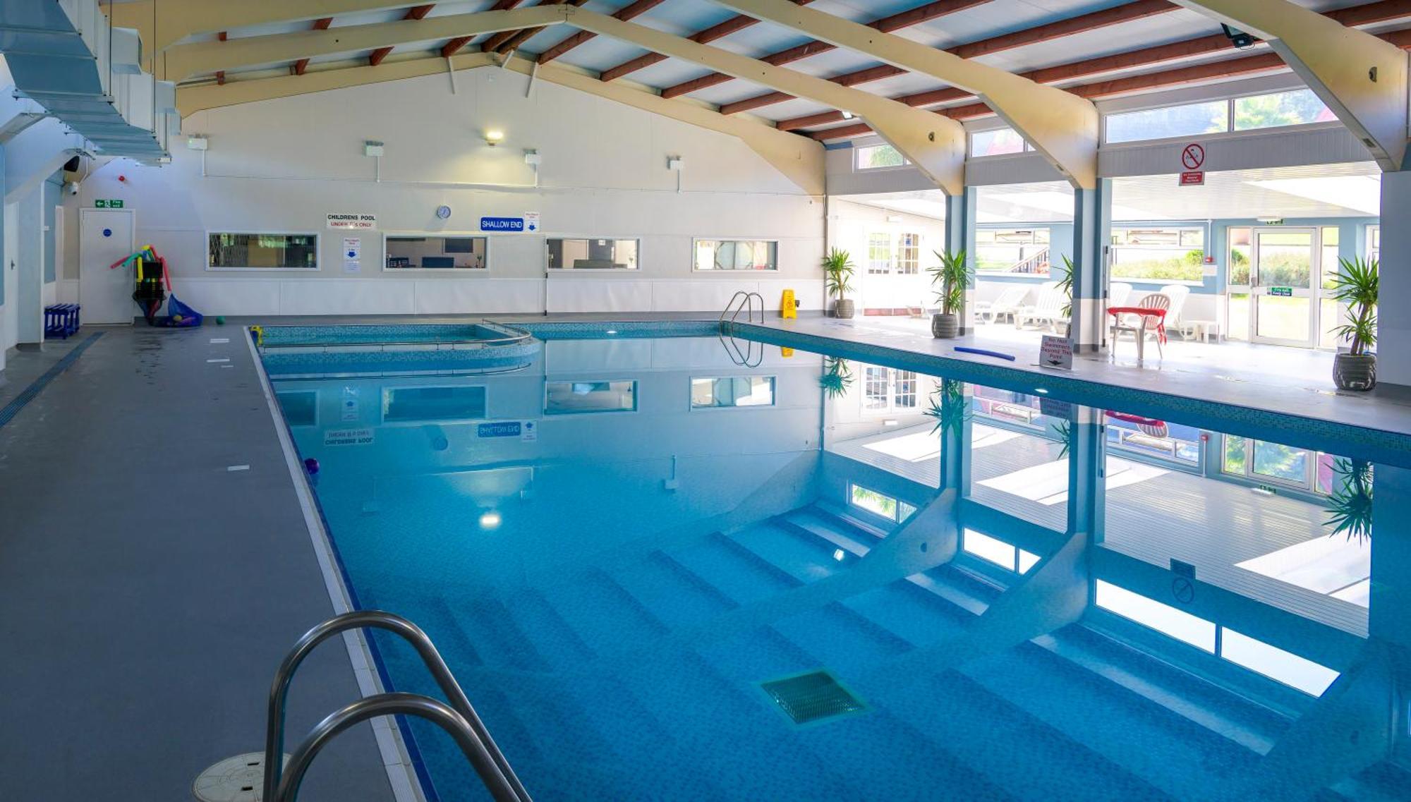 Escape To A Clifftop Chalet With Pool And Tennis Onsite - 1A Kingsdown Holiday Park Bagian luar foto