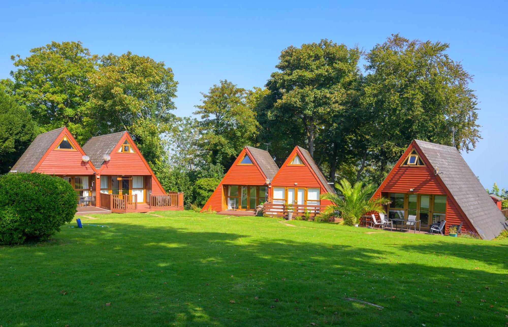 Escape To A Clifftop Chalet With Pool And Tennis Onsite - 1A Kingsdown Holiday Park Bagian luar foto
