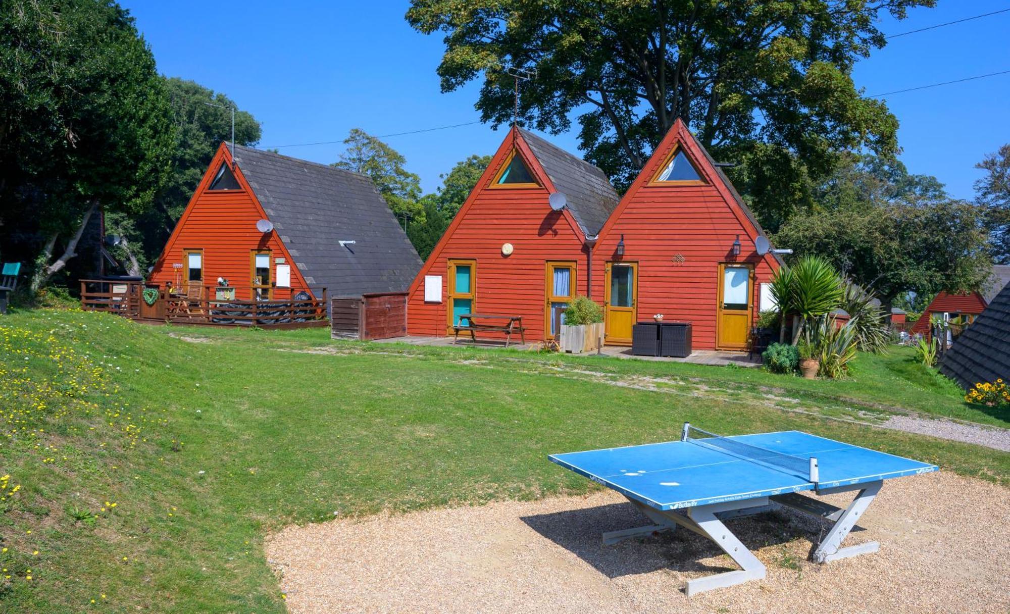 Escape To A Clifftop Chalet With Pool And Tennis Onsite - 1A Kingsdown Holiday Park Bagian luar foto