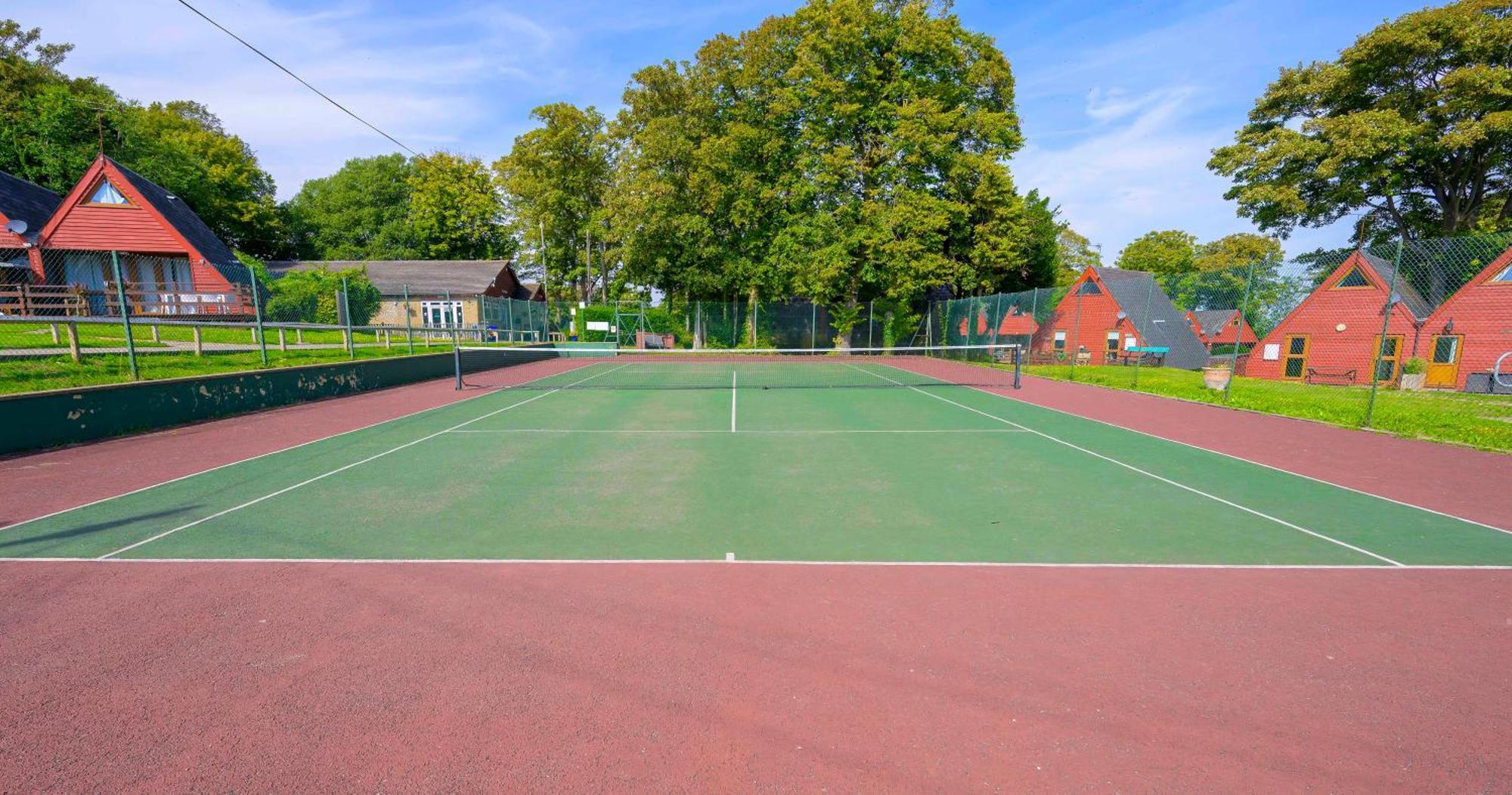 Escape To A Clifftop Chalet With Pool And Tennis Onsite - 1A Kingsdown Holiday Park Bagian luar foto