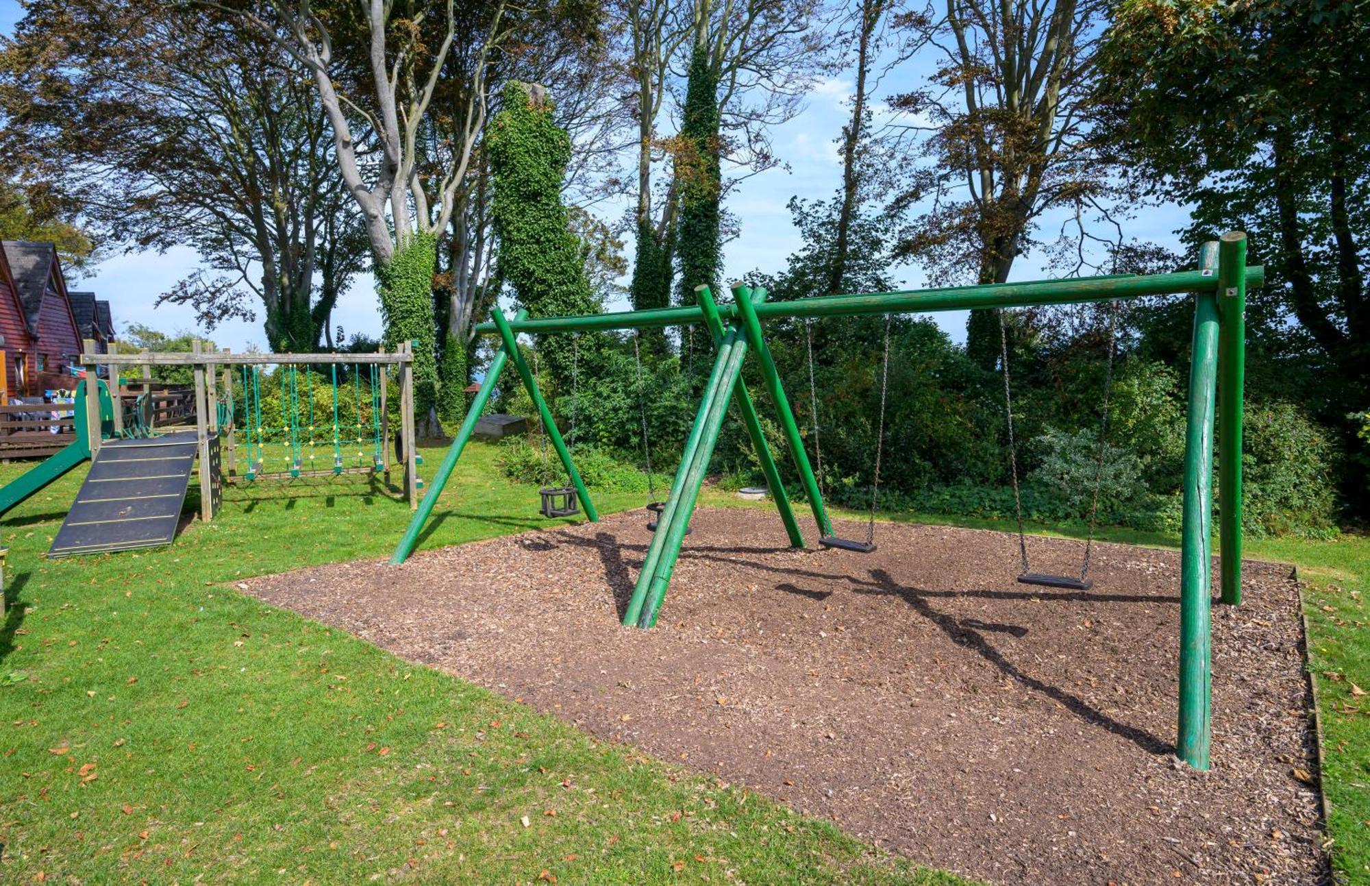 Escape To A Clifftop Chalet With Pool And Tennis Onsite - 1A Kingsdown Holiday Park Bagian luar foto